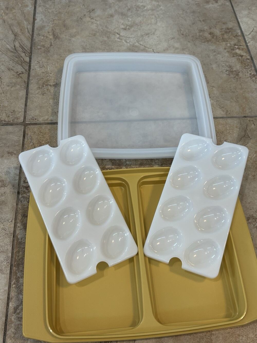 Tupperware‎ Egg Keeper Carrier Complete Inserts Harvest Gold Deviled Egg Tray